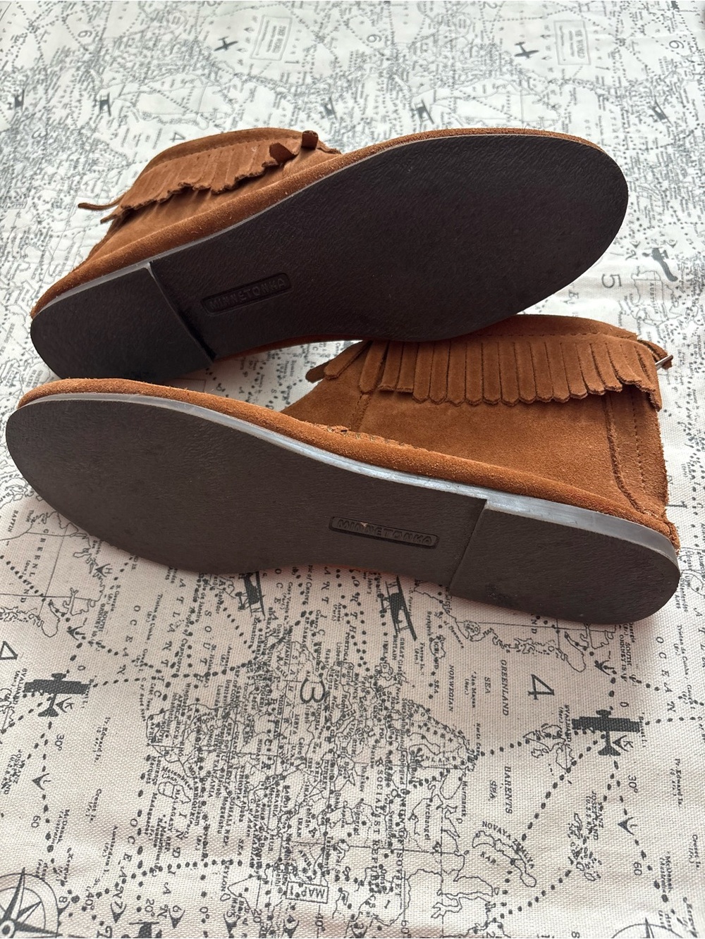 Minnetonka Women's Chestnut Suede Fringe Moccasins - Picture 4 of 6